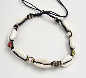 Cowrie Bracelet with Beads - Black