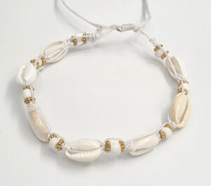 Cowrie Bracelet with Beads - White