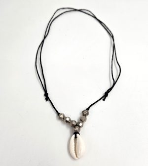 Single Cowrie shell necklace